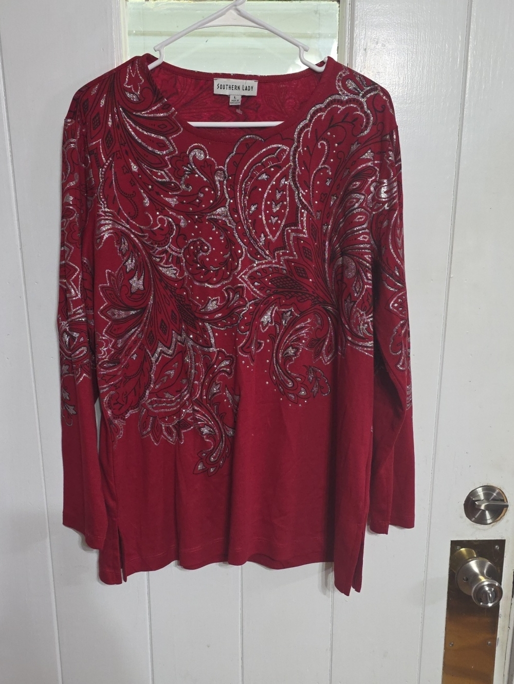Southern Lady Women's Blouse Red W/Black/Silver Glittery Design Studs Sz L EUC